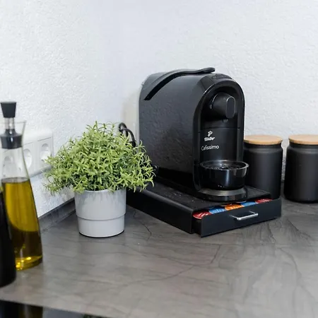 Deluxe Flat, Zentral, Ps4, Netflix, *