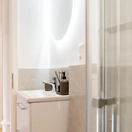 Deluxe Flat, Zentral, Ps4, Netflix, * Оффенбах